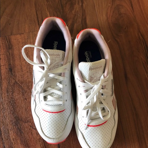 Reebok Classics - Picture 3 of 4